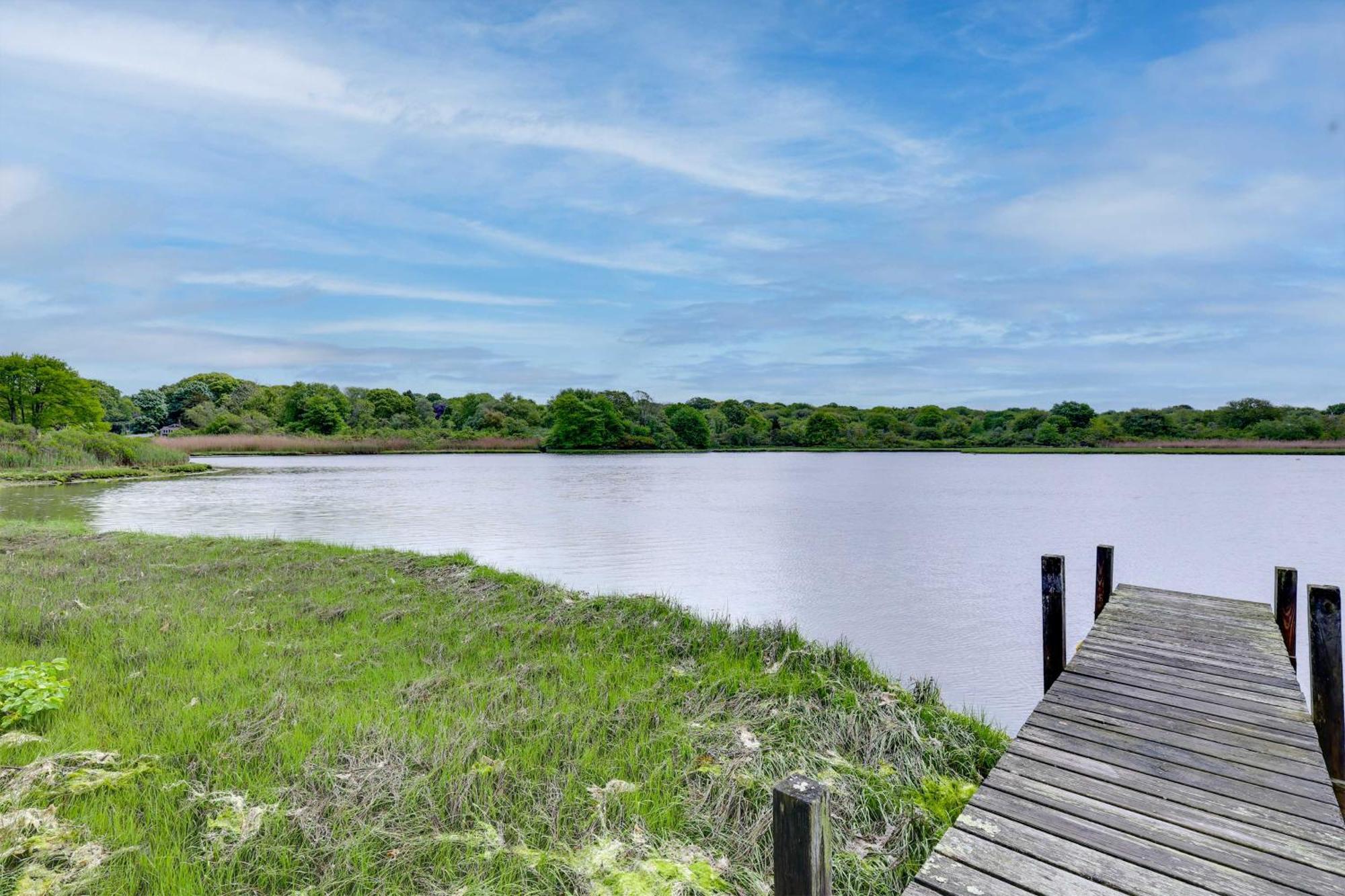 Cozy Narragansett Cottage With Dock And Outdoor Shower Exteriér fotografie